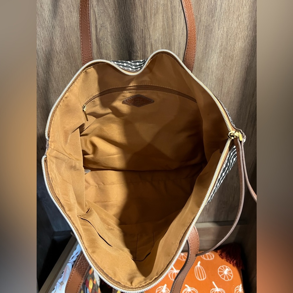 Fossil Felicity Tote In Black/White Key - image 5